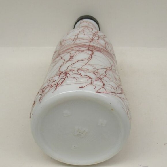 Hazel Atlas White with Red DRIZZLE 10 Inch High Decanter with Screw-On  Lid - Picture 4 of 4